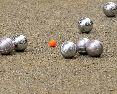 Möte, boule och mat på Villa Pilbo